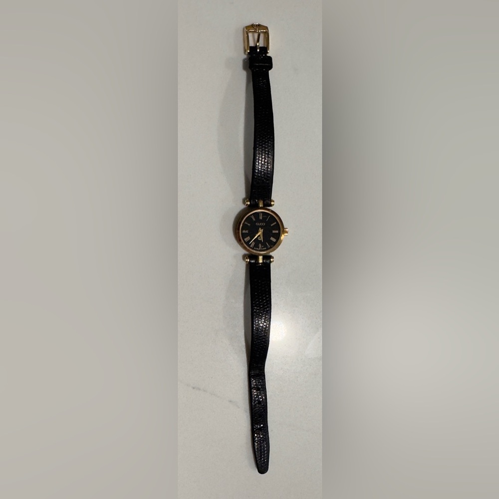 Simple Authentic Vintage 1980’s Women’s Mini Face Leather Wrist Watch by Gucci